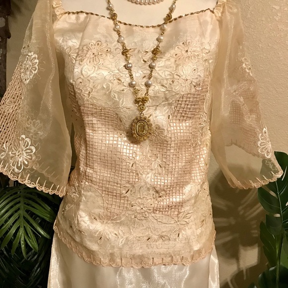 Beautiful Cream Beige Kimona Gown with matching Alampay, 3 pcs. Ma. Clara Style - Picture 3 of 16